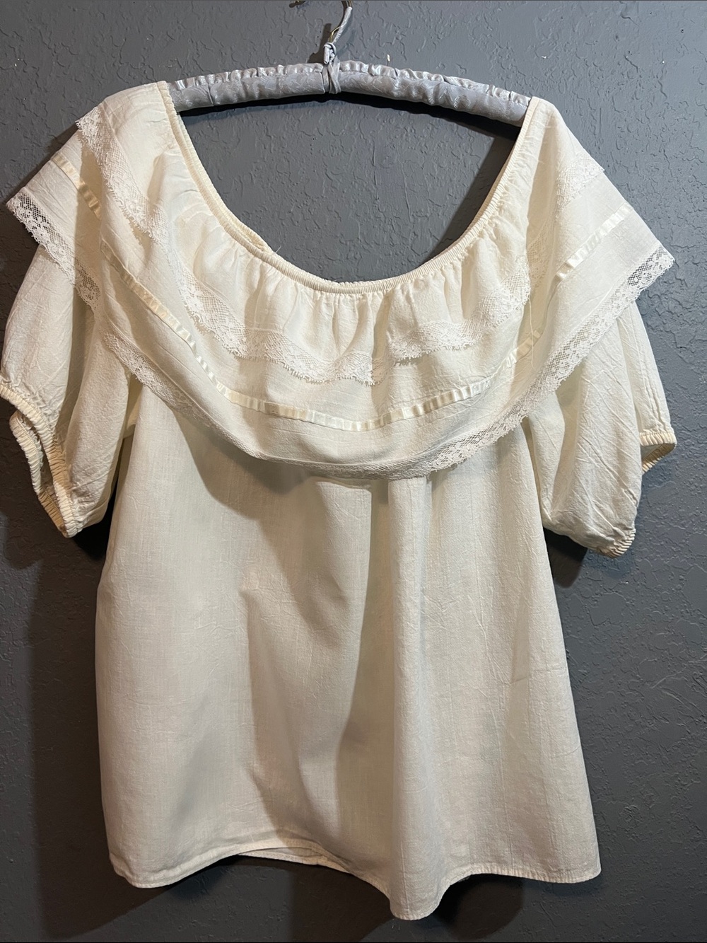 Women's Cream Off-Shoulder Lace-Trim Blouse
